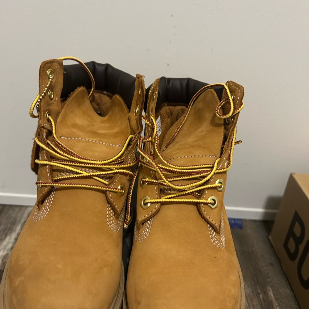 Timberlands - Picture 3 of 4